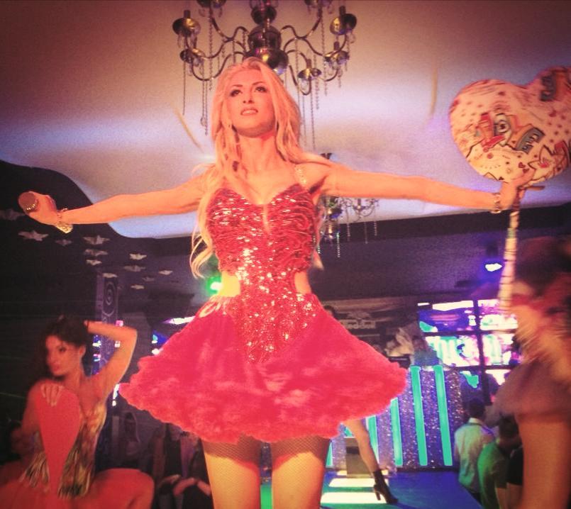 Andreea Bălan a rămas tablou: Uite ce cadou i-a făcut o fană!