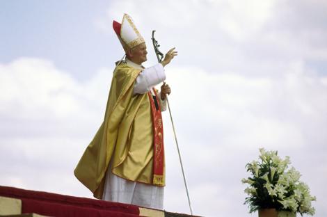 Eveniment istoric la Roma: Doi Papi din ultima sută de ani vor intra în rândul sfinţilor