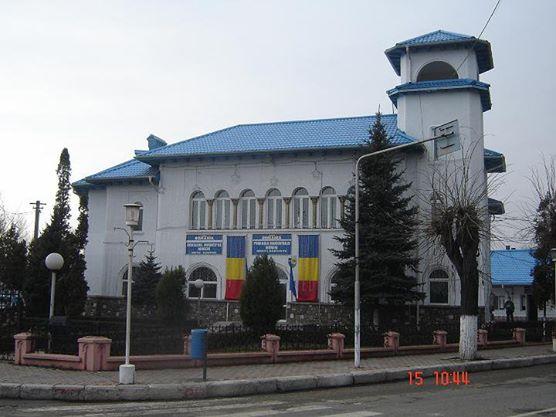 LEGE PROMULGATĂ: Primarii şi şefii de consilii judeţene nu vor mai putea fi acuzaţi de conflict de interese