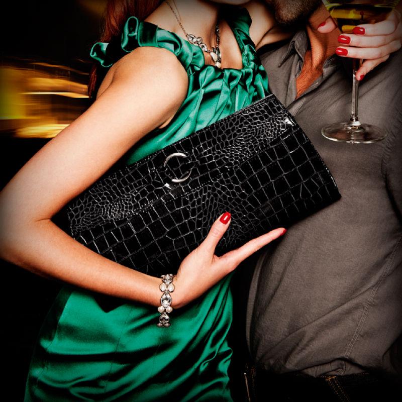 5 lucruri pe care orice femeie trebuie să le aibă &icirc;n geantă!