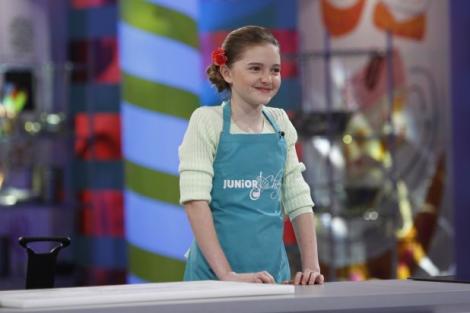 I-a făcut pe juraţi să pl&acirc;ngă! Monica P&acirc;rlici, o fetiţă plină de talente cu o poveste de viaţă impresionantă