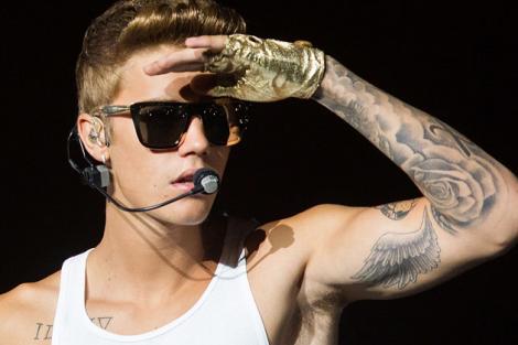 Bieber scoate piese pe bandă rulantă! "We Are Born From This", ultima realizare