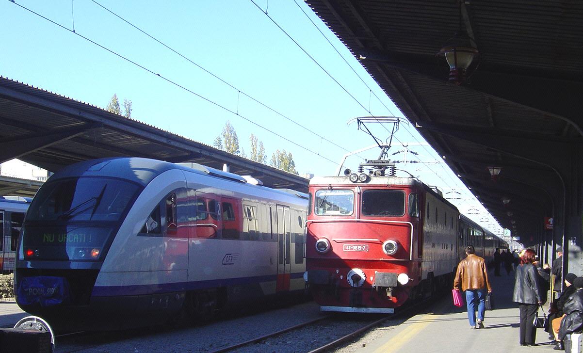 Biletul de tren pentru mare e la jumătate de preţ cu naşu'