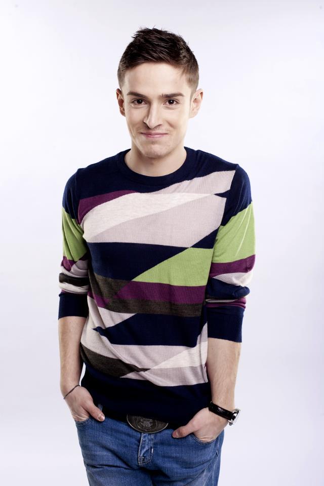 Andrei Leonte c&acirc;ntă după ce a inhalat heliu: Ascultă cea mai amuzantă voce!