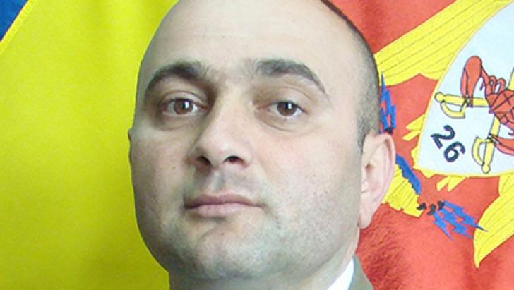 Lacrimi pentru un erou! Militarul căzut la datorie &icirc;n Afganistan a fost condus pe ultimul drum