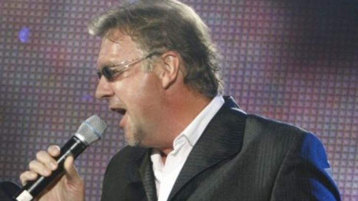 Gabriel Cotabiţă lansează "Domnişoară nu pleca"