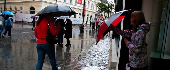 ATENȚIONARE METEO: COD GALBEN de ploi, grindină şi descărcări electrice!