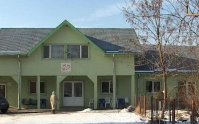 Pacienţi legaţi de pat cu sfori, bătuţi şi suprasedaţi &icirc;ntr-un azil din Buzău