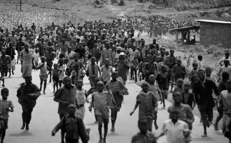 FOTOGRAFII CARE POT AFECTA EMOŢIONAL! 20 de ani de la "Măcelul din Rwanda". 800.000 de oameni masacraţi în 100 de zile!