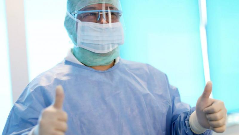 Premieră absolută în implantologia dentară din România: prima operație din țară cu 4 implanturi zigomatice