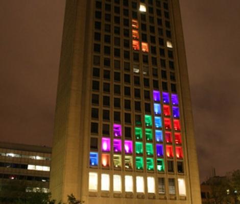Sute de fani au jucat Tetris pe un zgârie-nori de 29 de etaje din Philadelphia