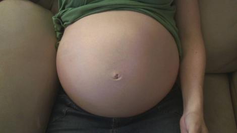 Minunat! Cum se mişcă burta unei gravide în 37 de săptămâni