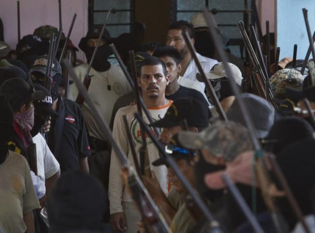 Țăranii mexicani au distrus un cartel de droguri