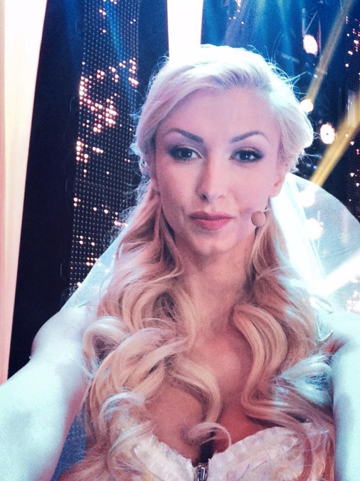 FOTO! Andreea Bălan, la botezul fetiţei lui Connect-R
