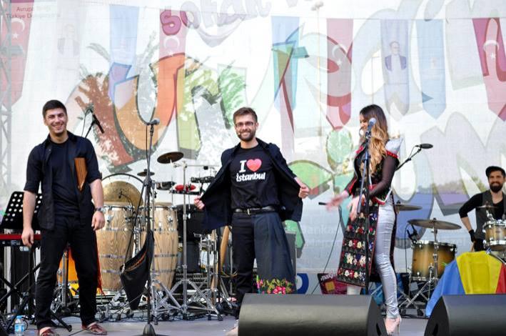 Ritmuri românești și dans tradițional în concertul Cobzality din Istanbul