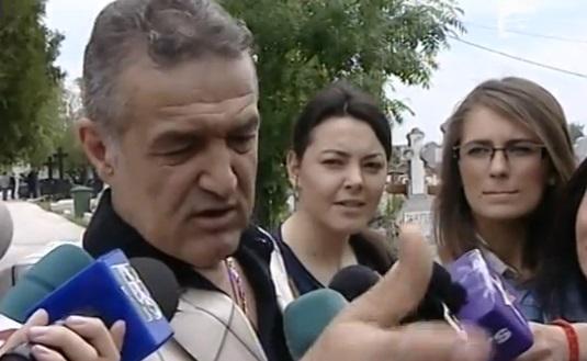 Pelerinaj la vila din Pipera! Zeci de oameni s-au &icirc;nghesuit să &icirc;l vadă pe Becali