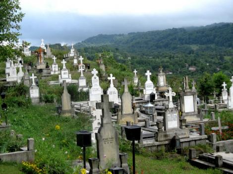 Aşa ceva nu aţi mai auzit! În România, s-a deschis un"cimitir on-line"