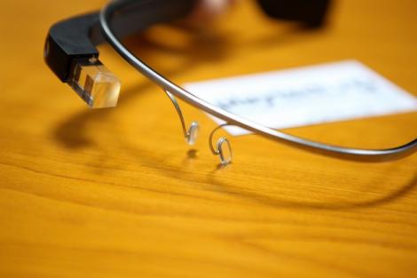 Ochelarii inteligenţi Google Glass pot fi cumpăraţi de oricine