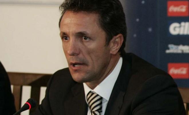 &Icirc;mpietrit de durere! Gică Popescu şi-a condus tatăl pe ultimul drum!