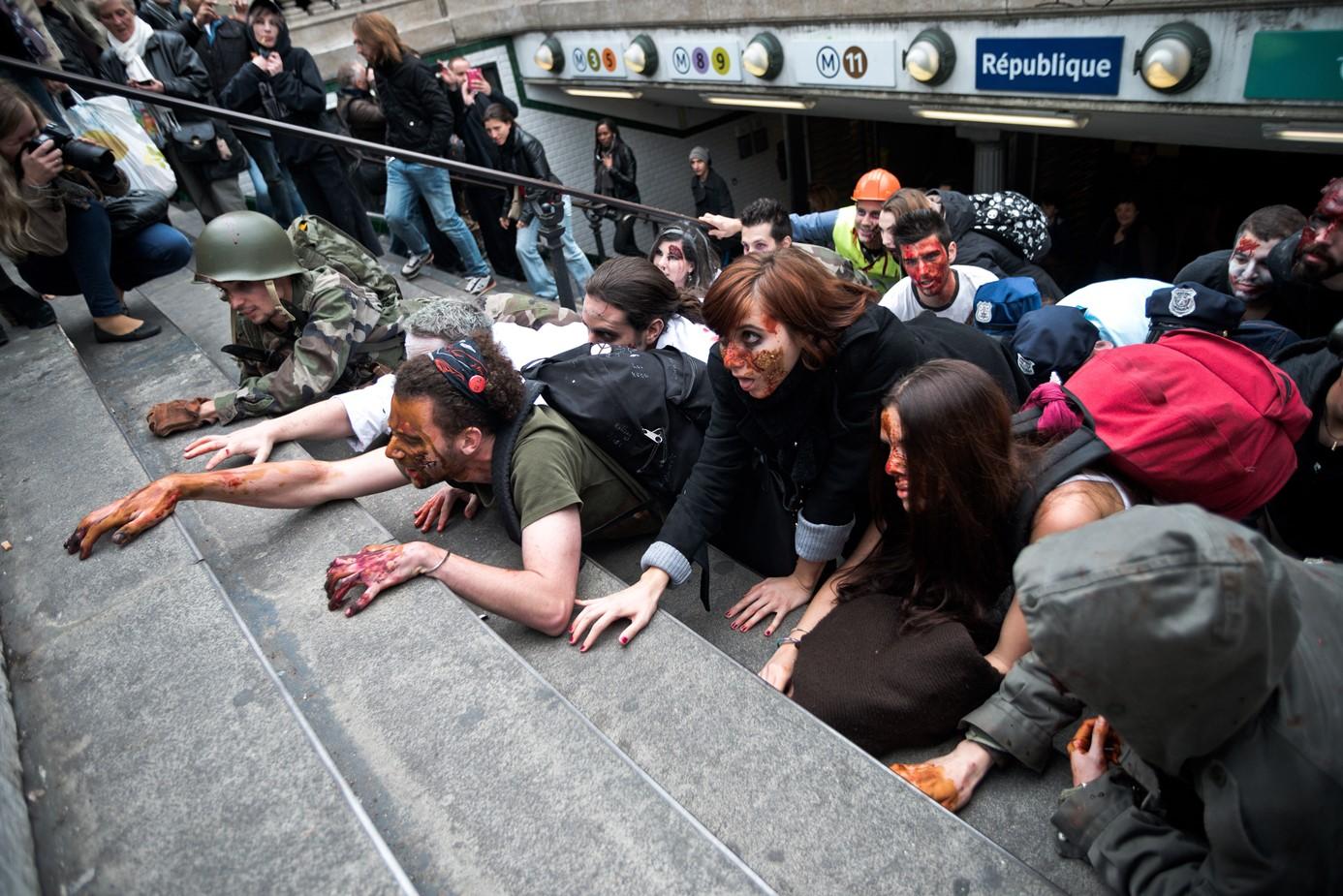 Ne invadează zombie? Armata americană are un plan de urgenţă!