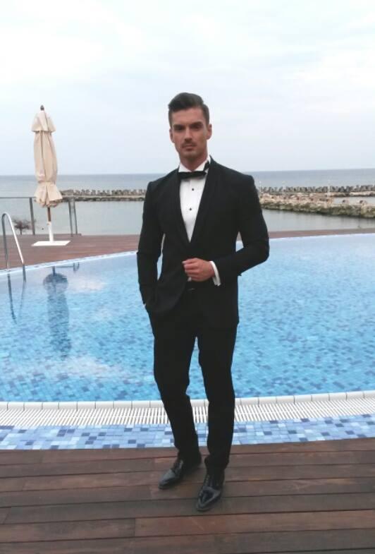 Bogdan Vlădău, declarație pentru toate fanele sale: "Singura fată după care voi alerga vreodată... "