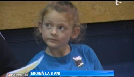 Emoționant! O fetiţă de opt ani a reuşit să-şi salveze mama, în timp ce femeia era la volan