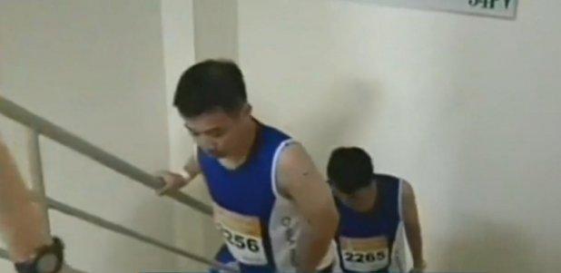 Peste 1.500 de oameni au alergat pe scările celui mai &icirc;nalt zg&acirc;rie-nori din Franţa