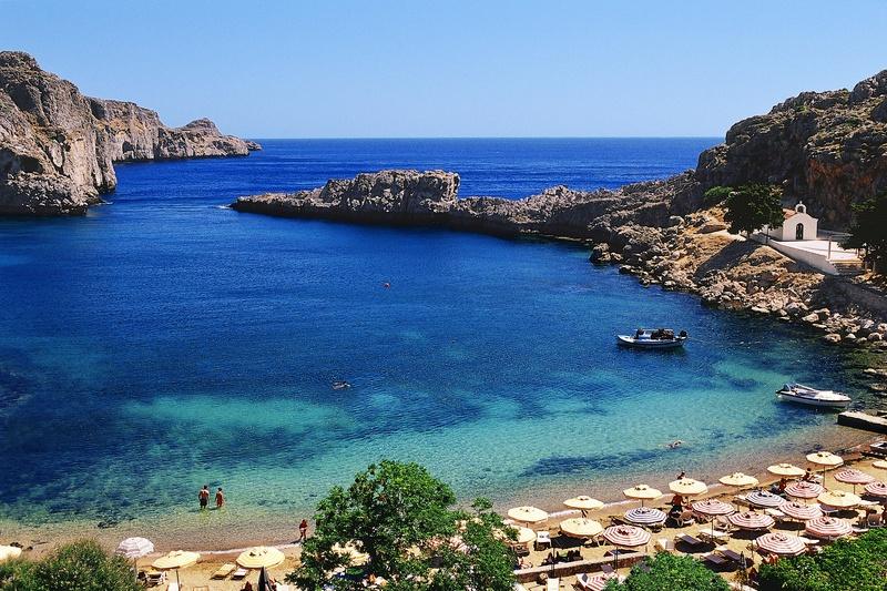 Rhodos, o poveste cu oameni și cerbi