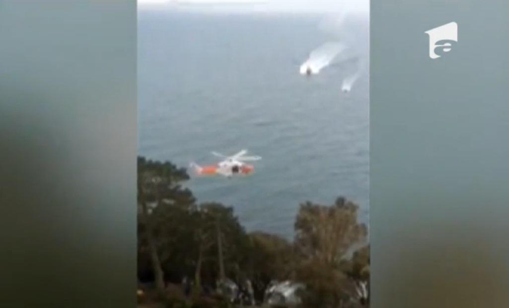 Un rom&acirc;n s-a culcat pe nişte st&acirc;nci, la 25 de metri deasupra unui golf