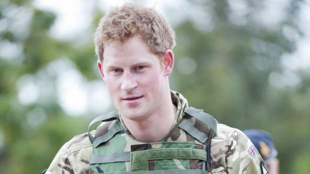 Domnişoarele, gata să-l impresioneze. Burlacul Harry &icirc;şi caută pereche