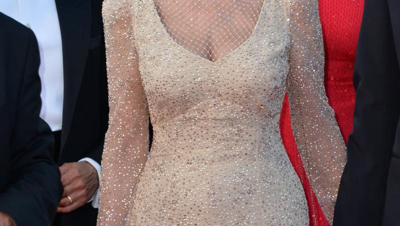 Splendoare la Cannes: Catrinel Menghia a împărțit covorul roșu cu Sophia Loren
