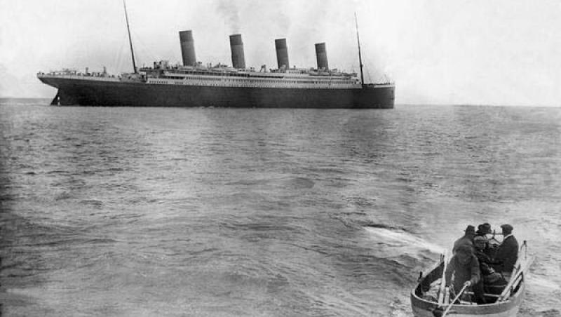 Ultima imagine a Titanicului plutind. Va lua cu el, ân adâncuri, viețile a peste 1.500 de oameni