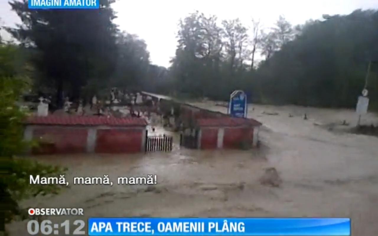 Neputincioşi &icirc;n faţa furiei apelor! Inundaţii &icirc;n Bistriţa şi D&acirc;mboviţa