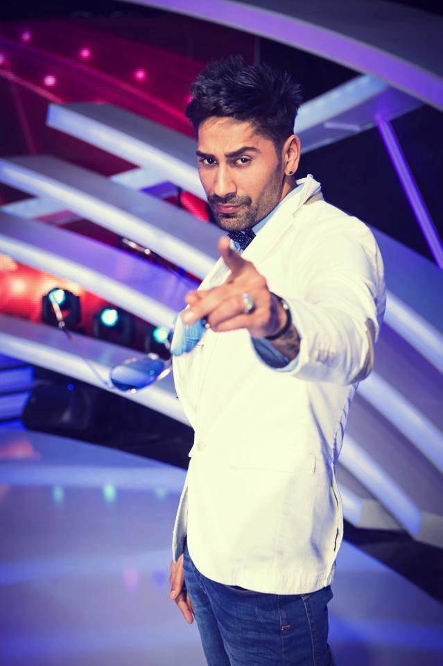 Te topeşti c&acirc;nd vezi selfie-ul ăsta: Connect-R şi Maya sunt cei mai fericiţi