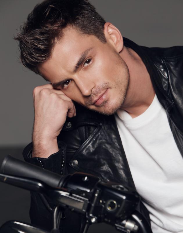 Bogdan Vlădău se pregăteşte de "Splash! Vedete la apă": Uite cum se natrenează!