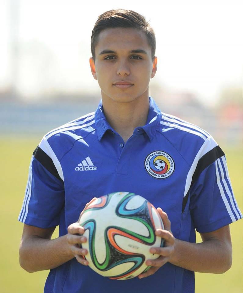 Mai tare dec&acirc;t Balaci sau Hagi! Cristian Manea, cel mai t&acirc;năr debutant din istoria naţionalei