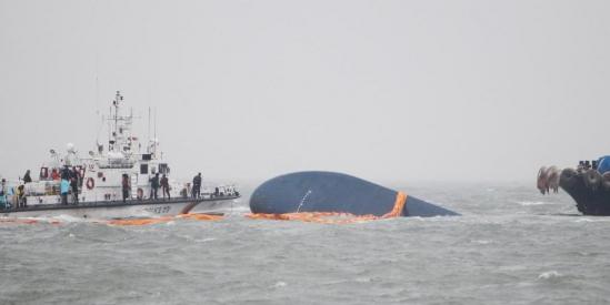 Bilanţul accidentului de feribot din Coreea de Sud a ajuns la 242 de MORŢI