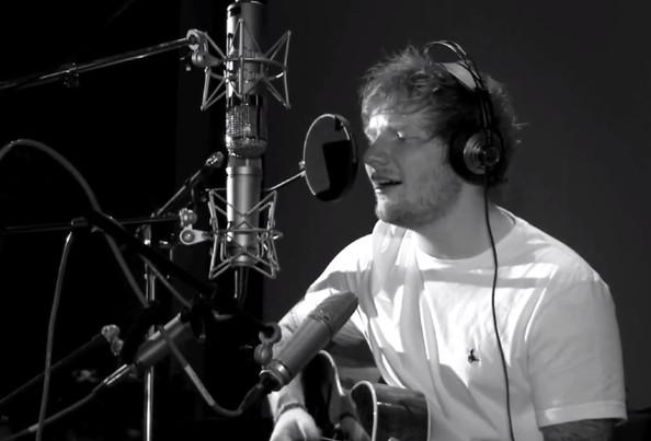 După succesul cu "I see fire", Ed Sheeran mai lansează o bombă! &Icirc;ţi place noua lui piesă?
