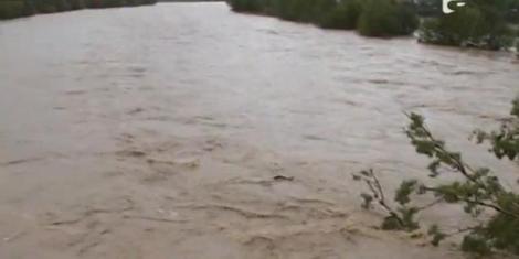 Cod PORTOCALIU de inundaţii pentru trei râuri din judeţul Argeş!