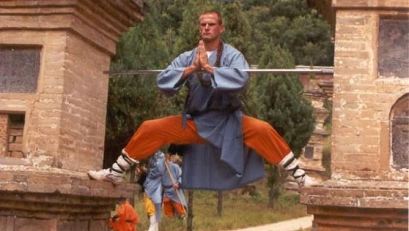 Așa cevaaa... Rar ai ocazia să vezi: Demonstrație Kung Fu, în platou la ”Neatza”