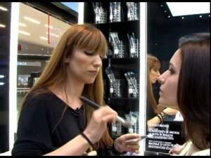 Ela Crăciun te &icirc;nvață cum să realizezi un machiaj de zi &icirc;n mai puțin de 10 minute