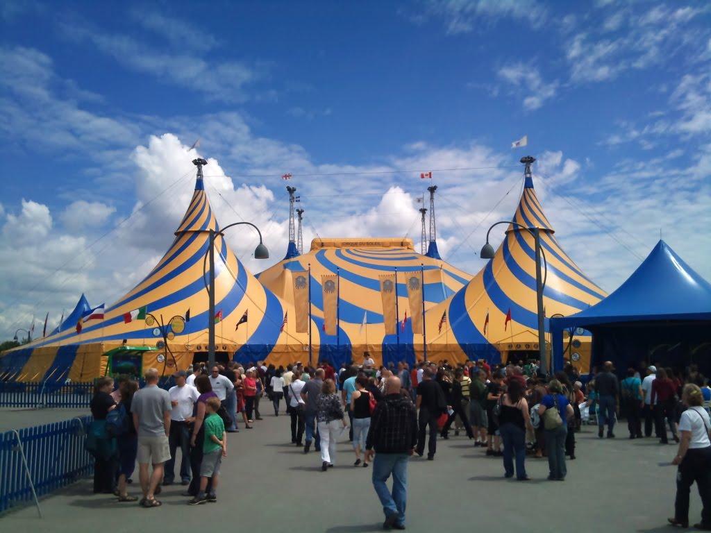 Aproape de TRAGEDIE! Opt copii sunt răniţi, după ce tribuna unui circ din Vaslui s-a prăbuşit