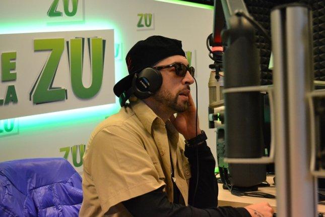 CRBL a făcut FRUMOS la Morning ZU. Ascultă "Petre" c&acirc;ntat la ţambal