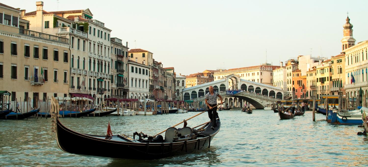 Hai in Circuitul iubirii!