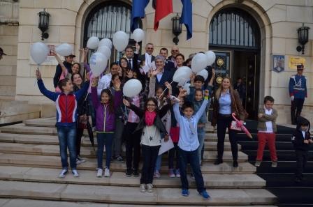 Ziua Porţilor Deschise la M.A.I.: Mii de copii şi-au vizitat eroii