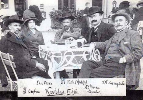 O fotografie cu o valoare INESTIMABILĂ! Caragiale, Coşbuc şi Vaida-Voievod, la o bere!