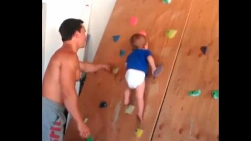 Va cuceri Everestul: Bebeluşul alpinist escaladează fără corzi de siguranţă