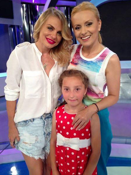 Așa arată imaginea fericirii: Gabriela, fetița care a impresionat o țară, alături de Simona Gherghe și Jojo!