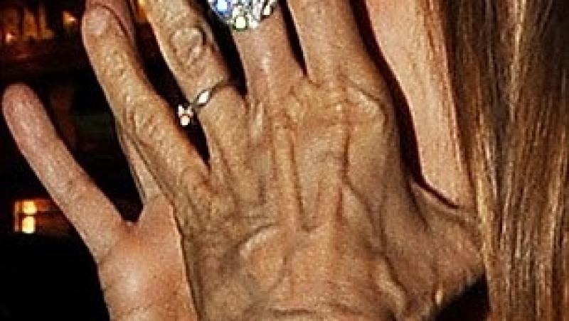 Detaliu care îi trădează adevărata vârstă! Sarah Jessica Parker are mâinile mai zbârcite decât ale unei bunici de 100 de ani!