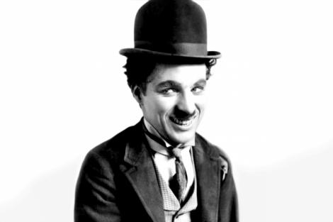 SE VINDE! 195.000 de dolari pentru costumul  lui Charlie Chaplin! Cine dă mai mult? FOTO